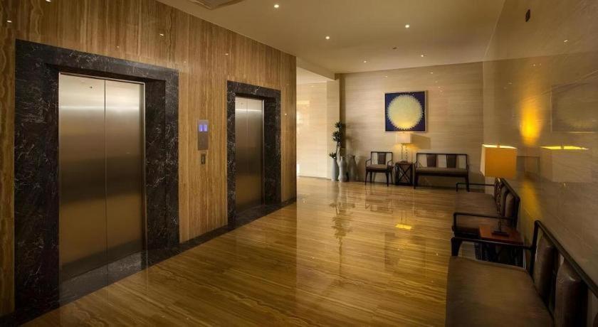 Lotus Blu Hotel Легаспи Экстерьер фото