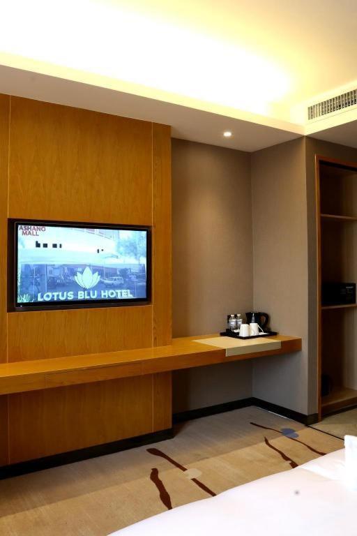 Lotus Blu Hotel Легаспи Экстерьер фото