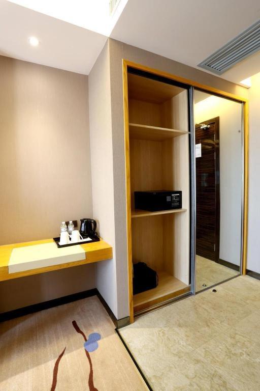 Lotus Blu Hotel Легаспи Экстерьер фото